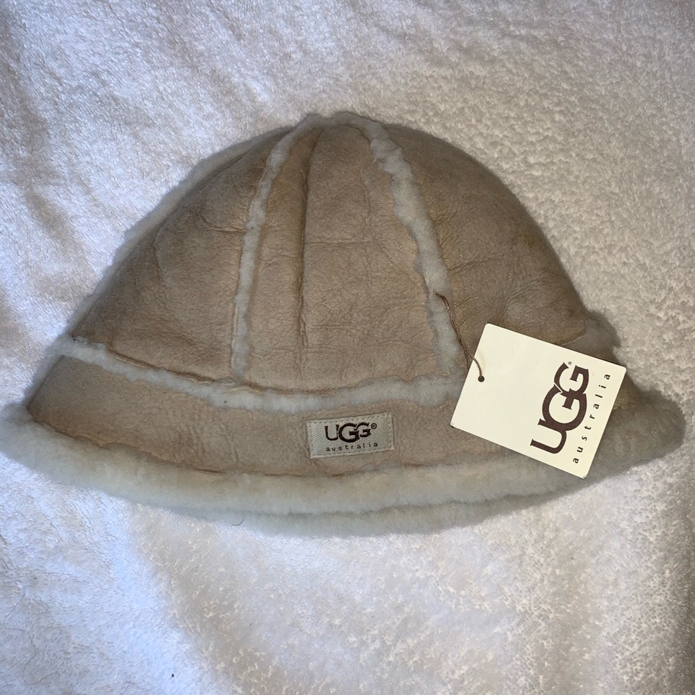 Ugg bucket hat